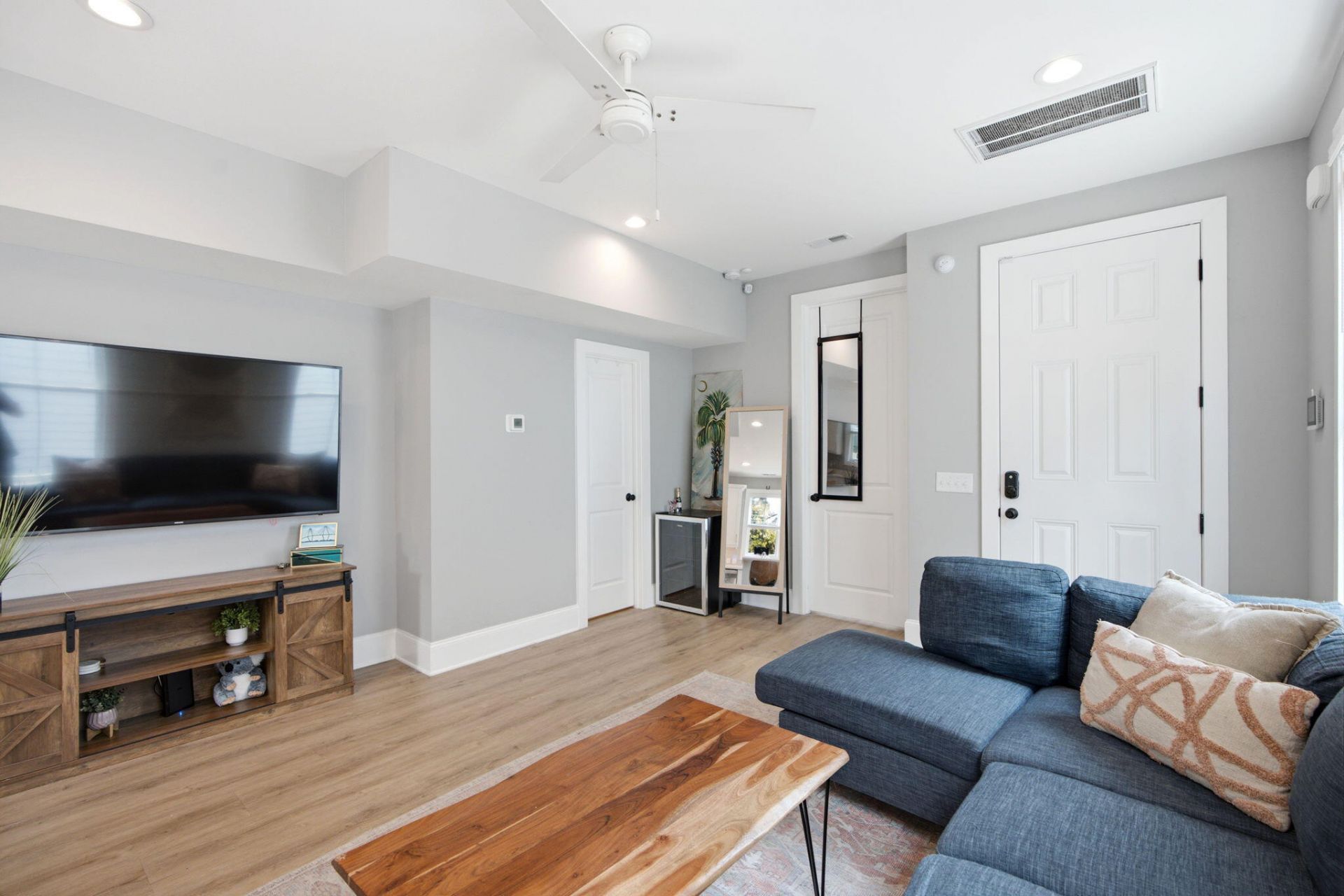 11 Hanover Street Photo 43