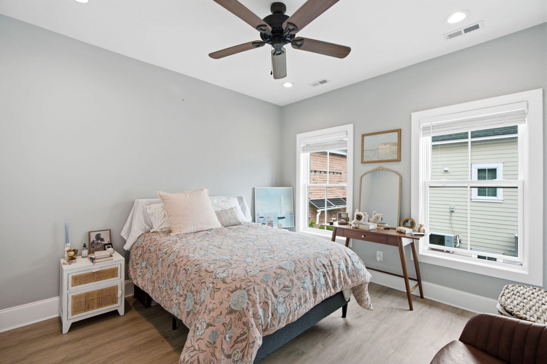 11 Hanover Street Photo 48