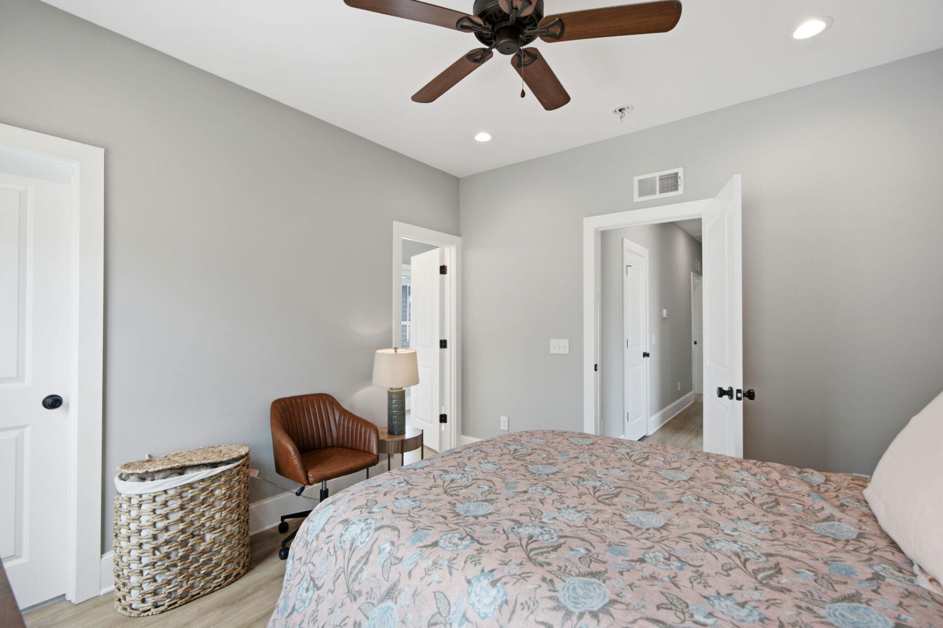 11 Hanover Street Photo 49