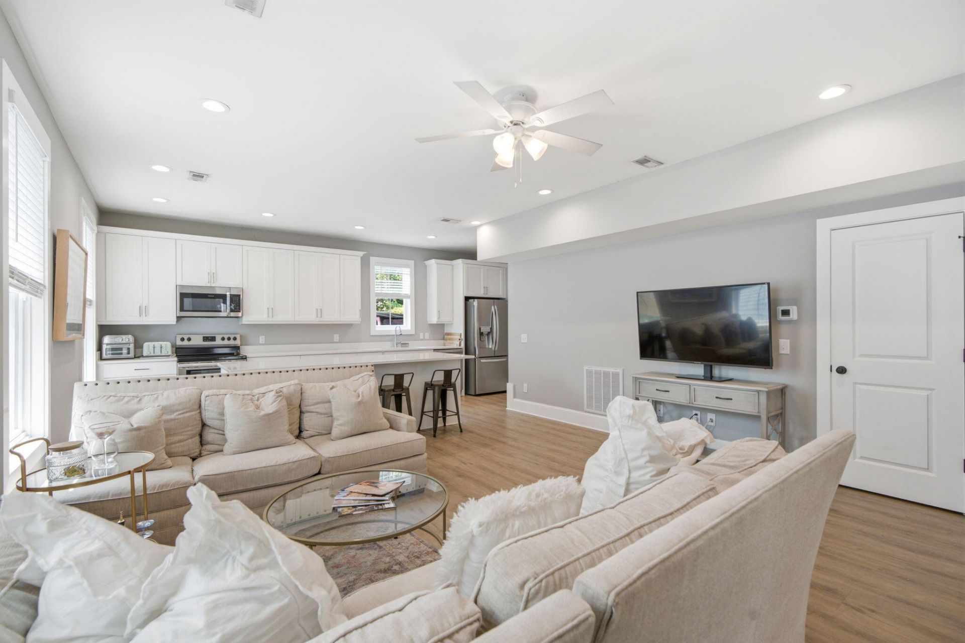11 Hanover Street Photo 7