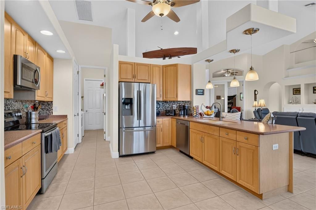 2547 SW 5th Ave, Cape Coral, FL 33914 Photo