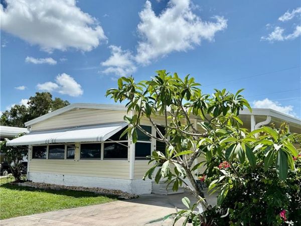 518 Pine Tree CT, NORTH FORT MYERS, FL 33917