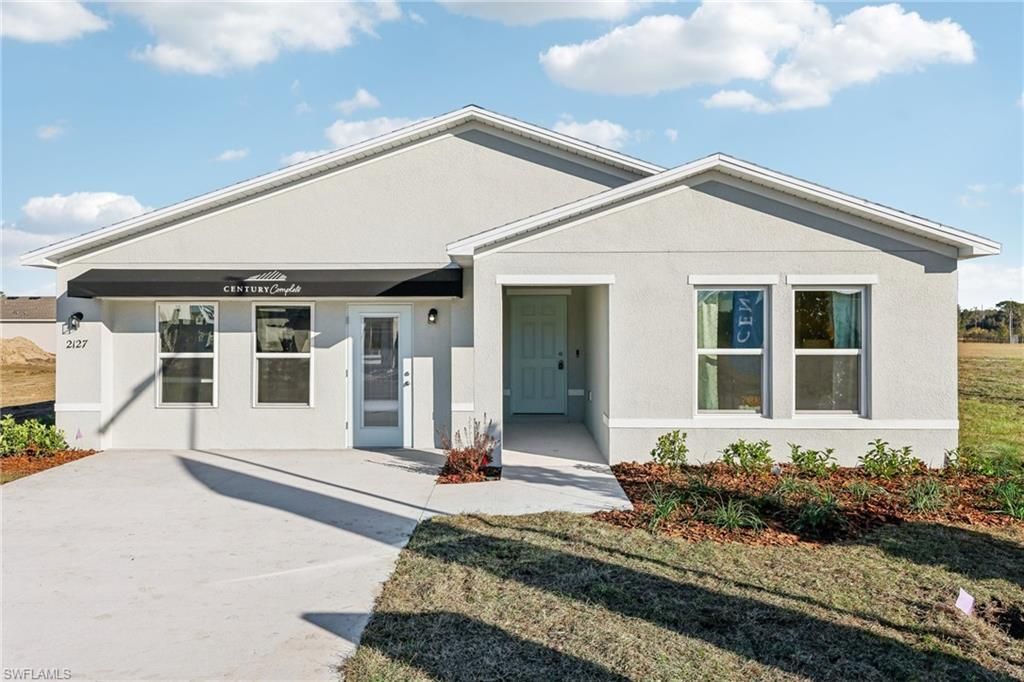 910 Avery St S, Lehigh Acres, FL 33974 Photo