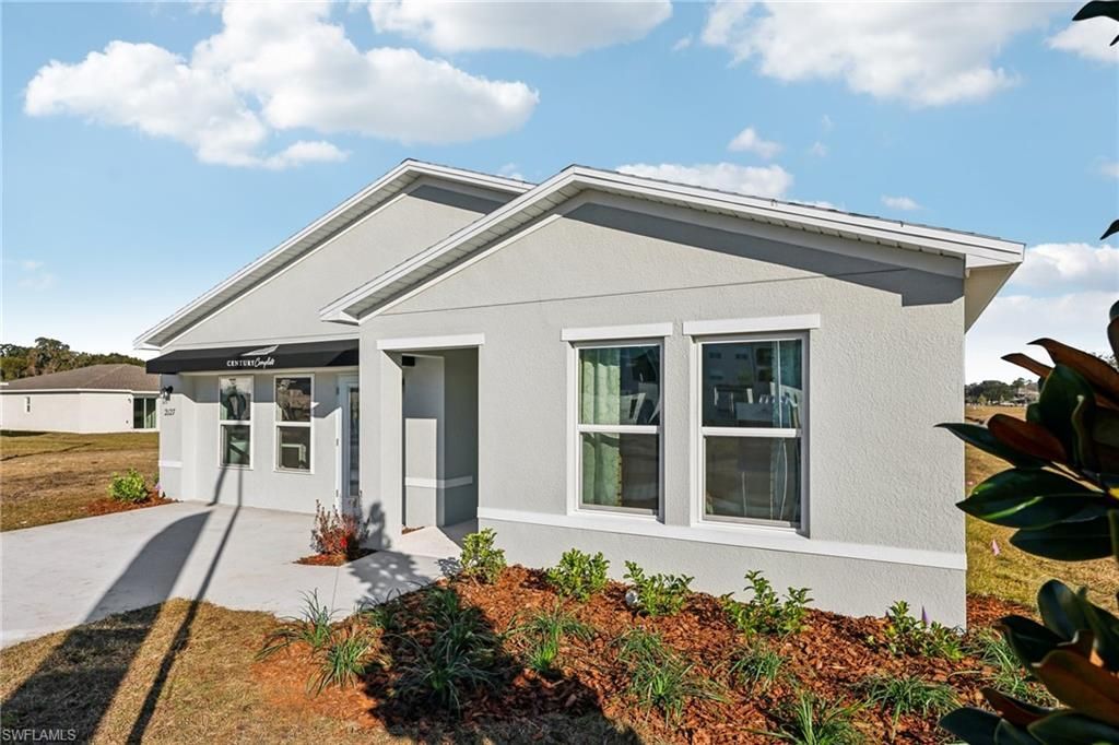 910 Avery St S, Lehigh Acres, FL 33974 Photo
