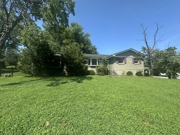 473 Sunliner Dr , Nashville, TN 37209