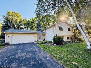 10581 Lake Fall Drive, Eden Prairie, MN 55347