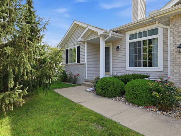 12527 Douglas Parkway, Urbandale, IA 50323