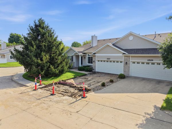 12527 Douglas Parkway , Urbandale, IA 50323