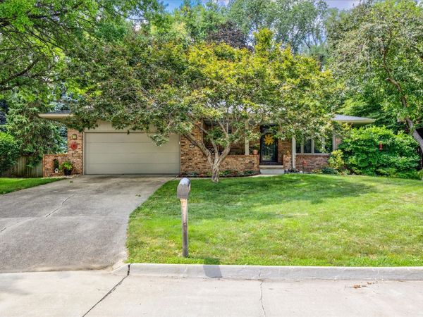 3808 Melanie Circle, Urbandale, IA 50322