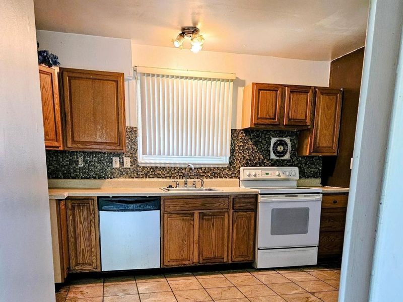 11483 Farmington Road, Forest Park, OH 45240 Photo 2