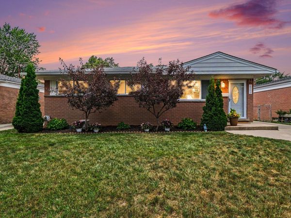 29217 Greater Mack Avenue, Saint Clair Shores, MI 48081