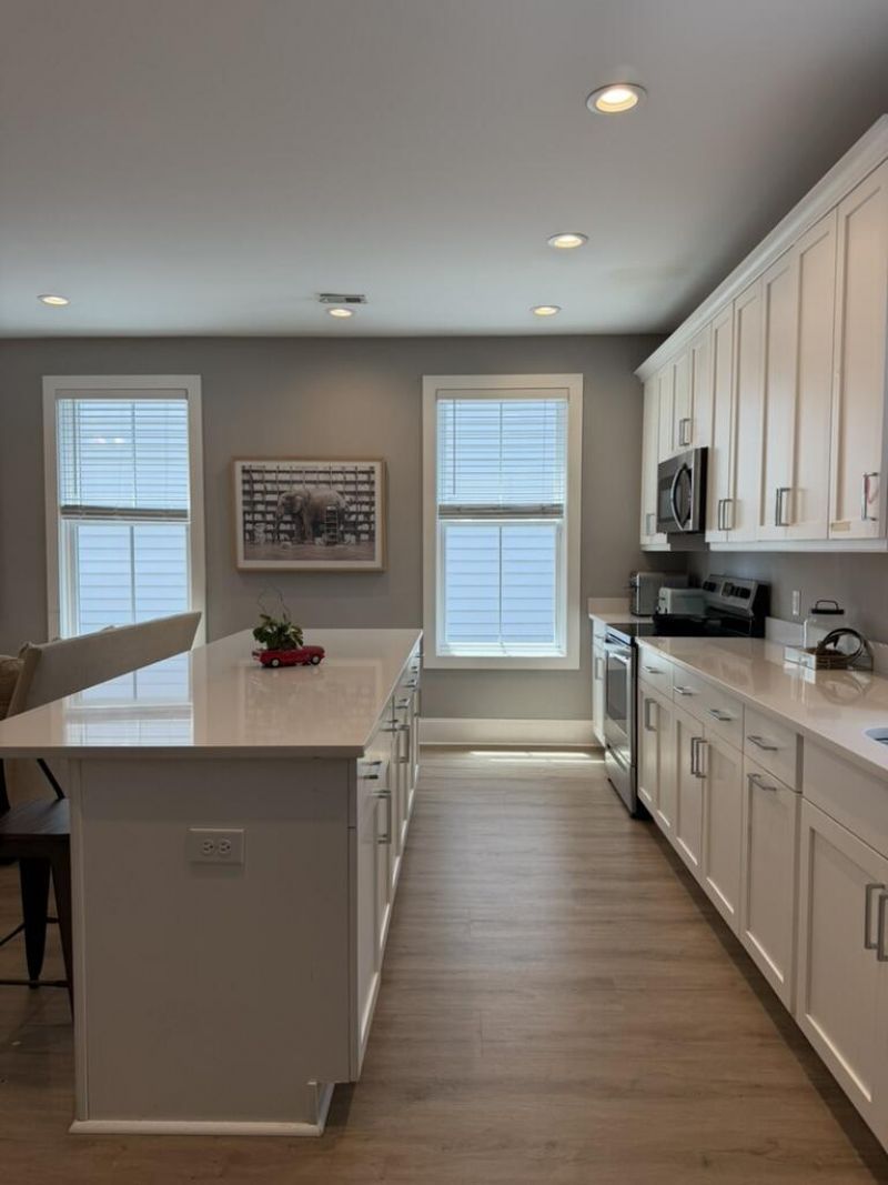 11 Hanover Street Photo 12