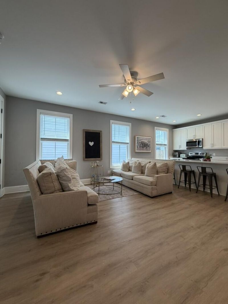 11 Hanover Street Photo 7