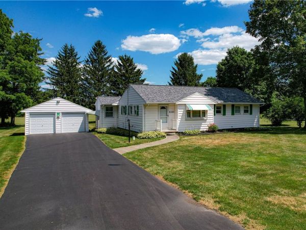 8583 W Bergen Road , Le Roy, NY 14482