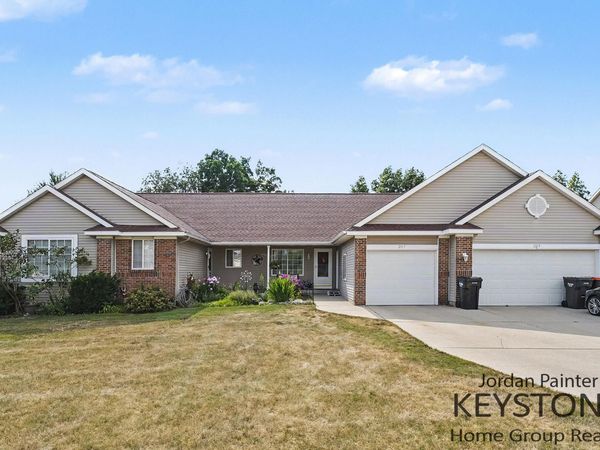 2117 Kinnrow Avenue NW, Walker, MI 49534