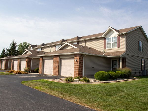 879 Flagstone Drive , Dyer, IN 46311