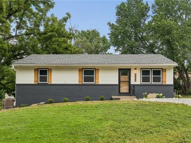 2030 NW 50th Street, Kansas City, MO 64151