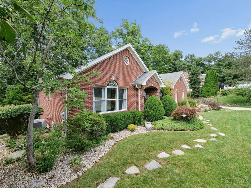 1705 Cottontail Drive, Miami Twp, OH 45150 Photo 3