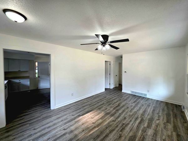 2228 Lyon Street, Des Moines, IA 50317