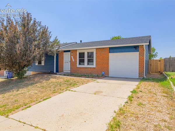 6805 Parkridge Court, Colorado Springs, CO 80915