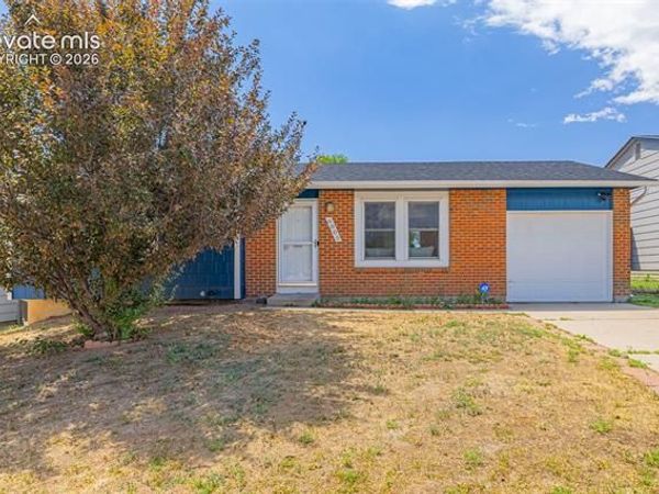 6805 Parkridge Court, Colorado Springs, CO 80915