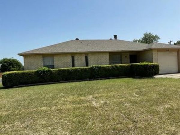 216 Tejas Drive, Glenn Heights, TX 75154