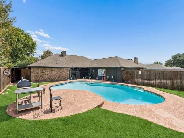 2133 Hunters Ridge, Carrollton, TX 75006