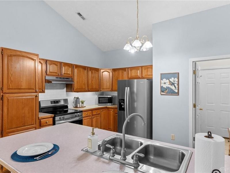498 Kathys Way, Xenia, OH 45385 Photo 12
