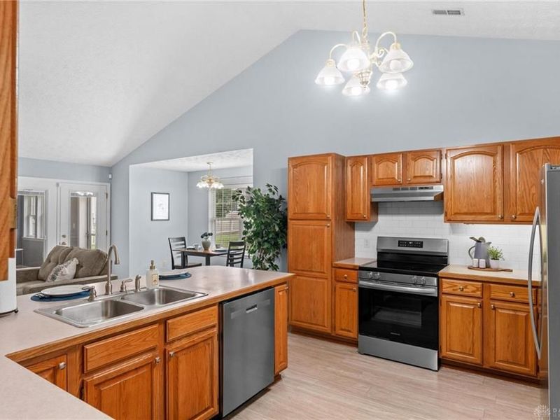 498 Kathys Way, Xenia, OH 45385 Photo 13