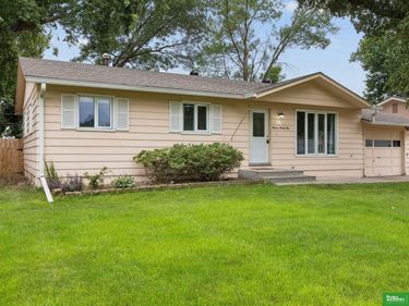 1423 W 10th Street, Fremont, NE 68025