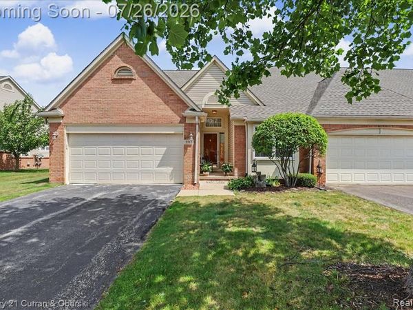 5517 Elmhurst Drive, Trenton, MI 48183