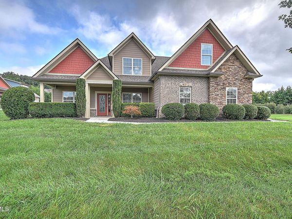 204 West Hawthorne Court, Greeneville, TN 37745