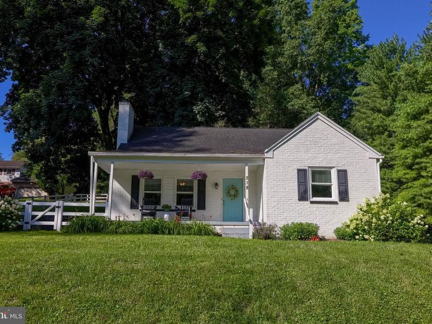 218 School House Road, Lancaster, PA 17603 Main Photo