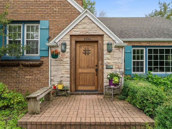 1009 Waldo Blvd, Manitowoc, WI 54220