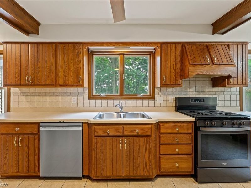 442 S Briarcliff Drive, Canfield, OH 44406 Photo 9