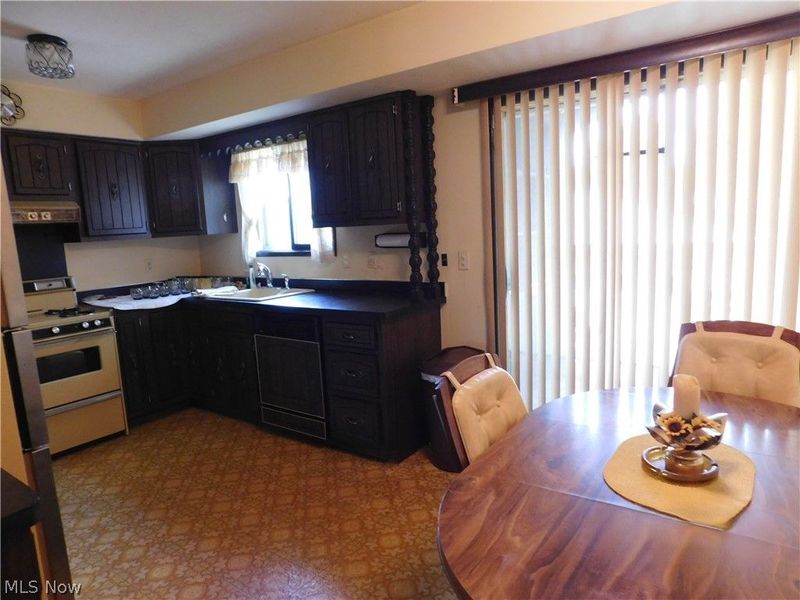 616 Judie Drive, Cleveland, OH 44109 Photo 14