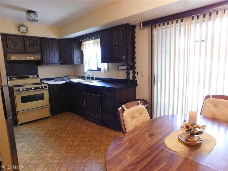 616 Judie Drive, Cleveland, OH 44109 Photo 15