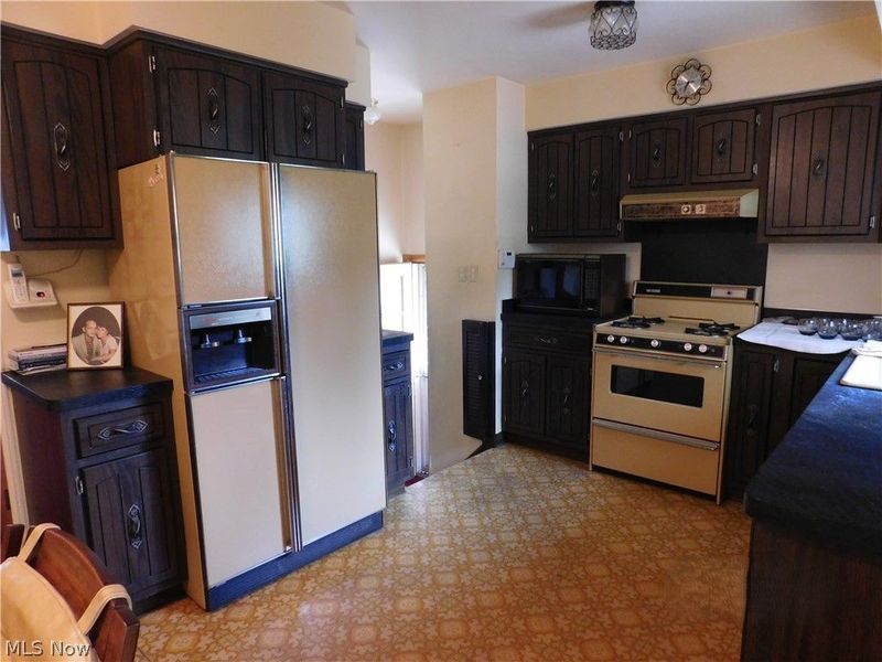 616 Judie Drive, Cleveland, OH 44109 Photo 19