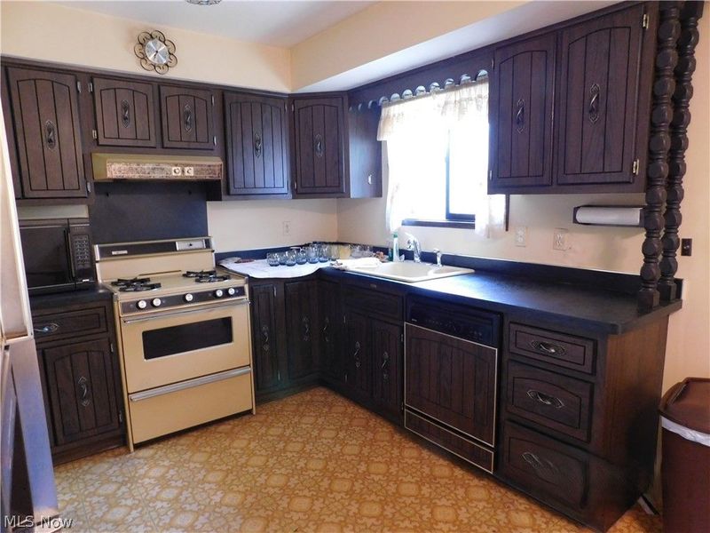 616 Judie Drive, Cleveland, OH 44109 Photo 21
