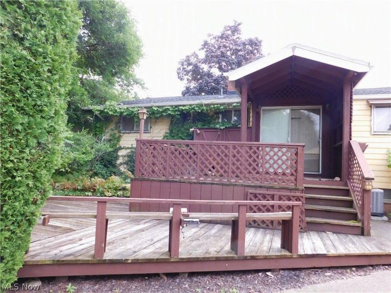 616 Judie Drive, Cleveland, OH 44109 Photo 3