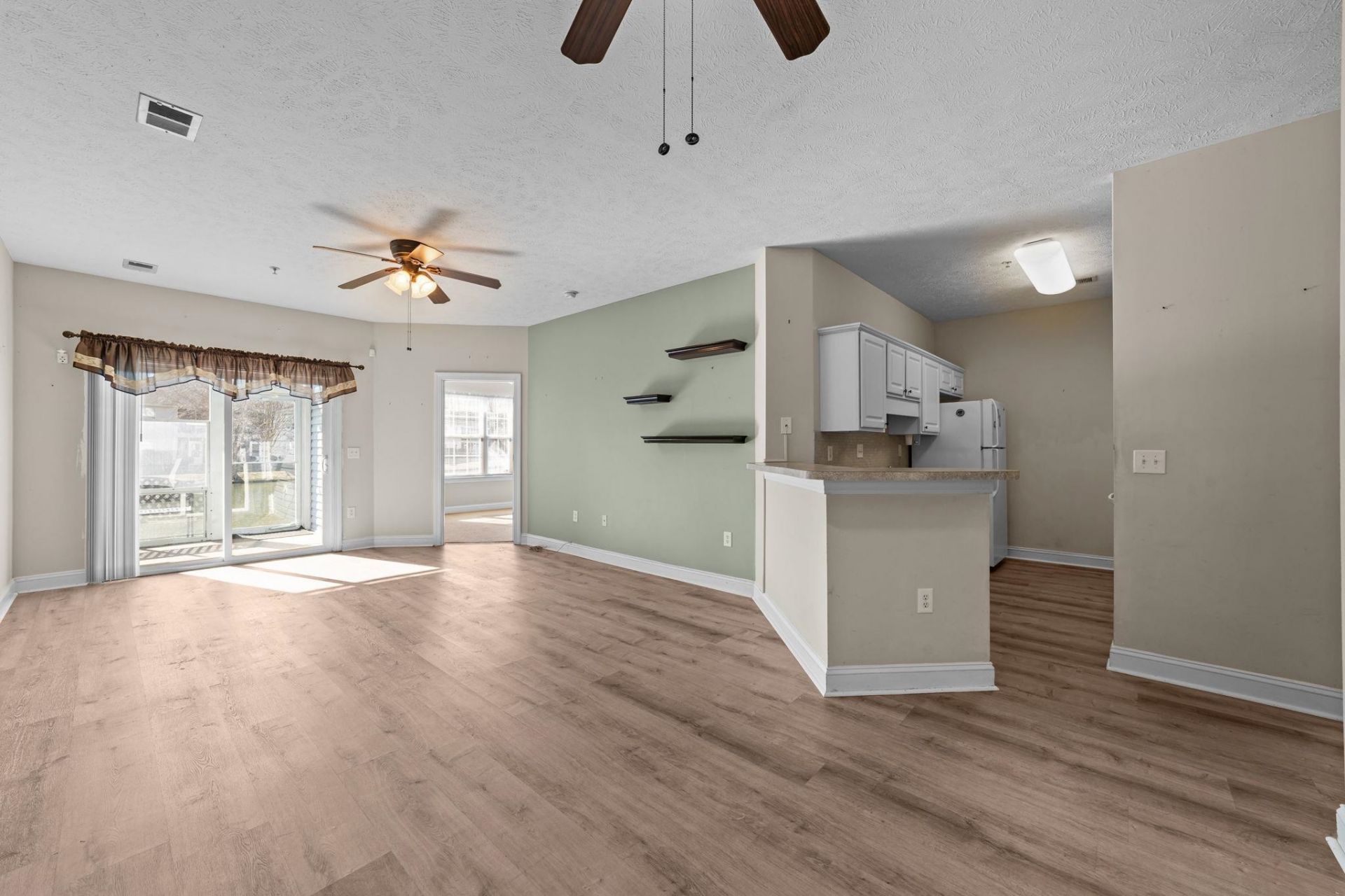 120 Fountain Pointe Ln.  Photo 11