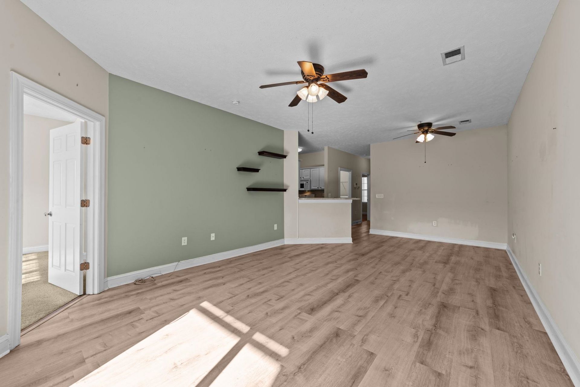 120 Fountain Pointe Ln.  Photo 12