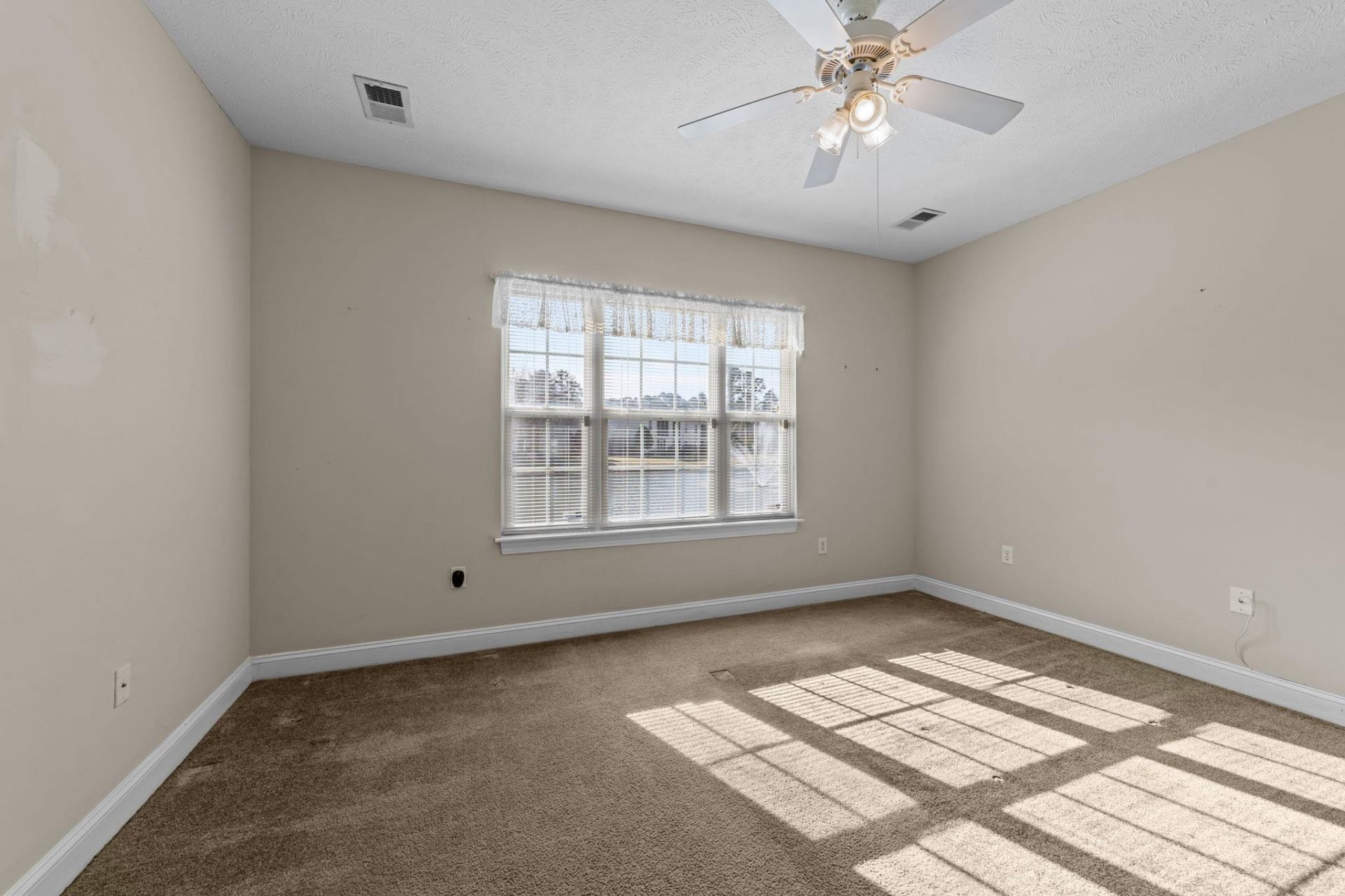 120 Fountain Pointe Ln.  Photo 13