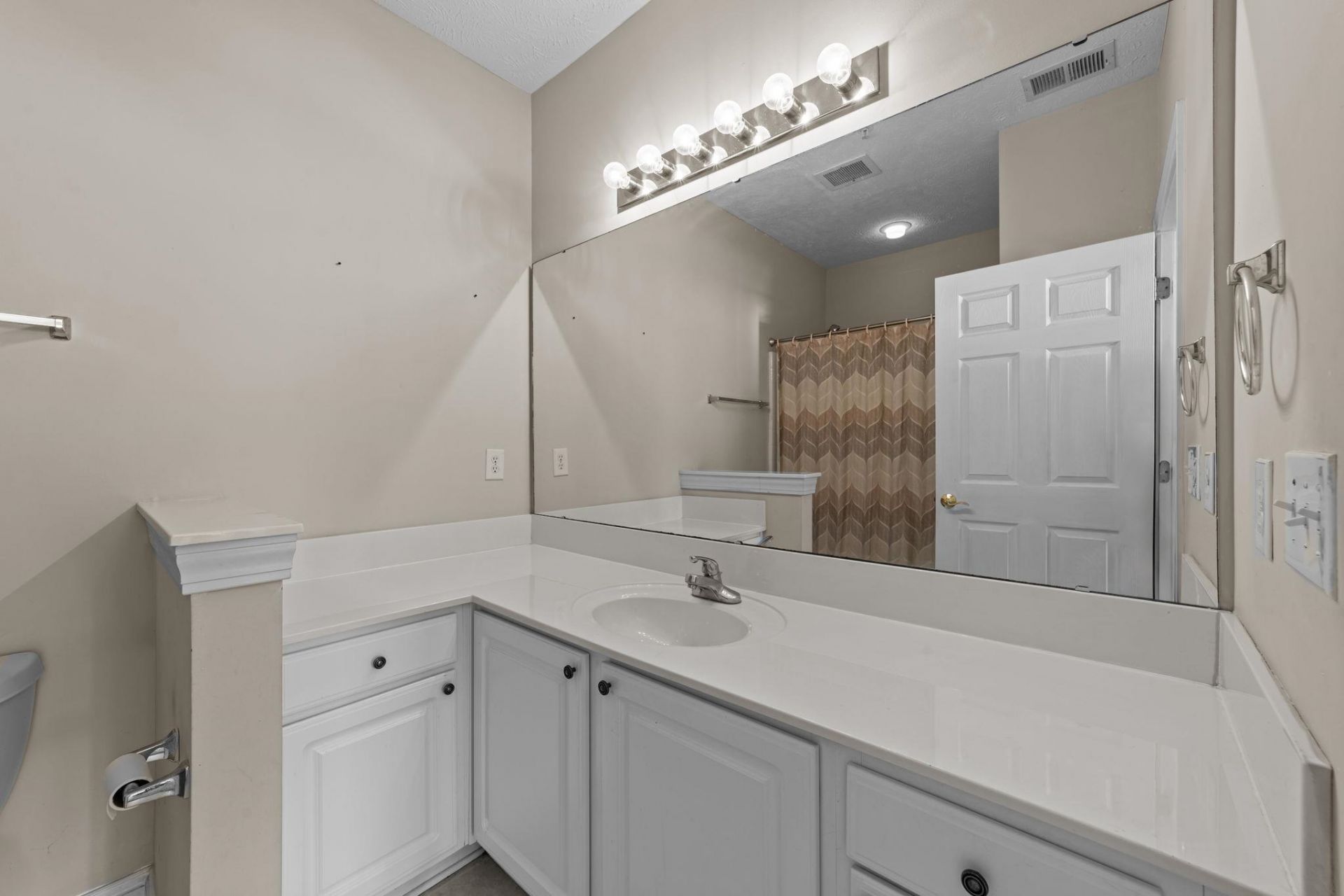 120 Fountain Pointe Ln.  Photo 18