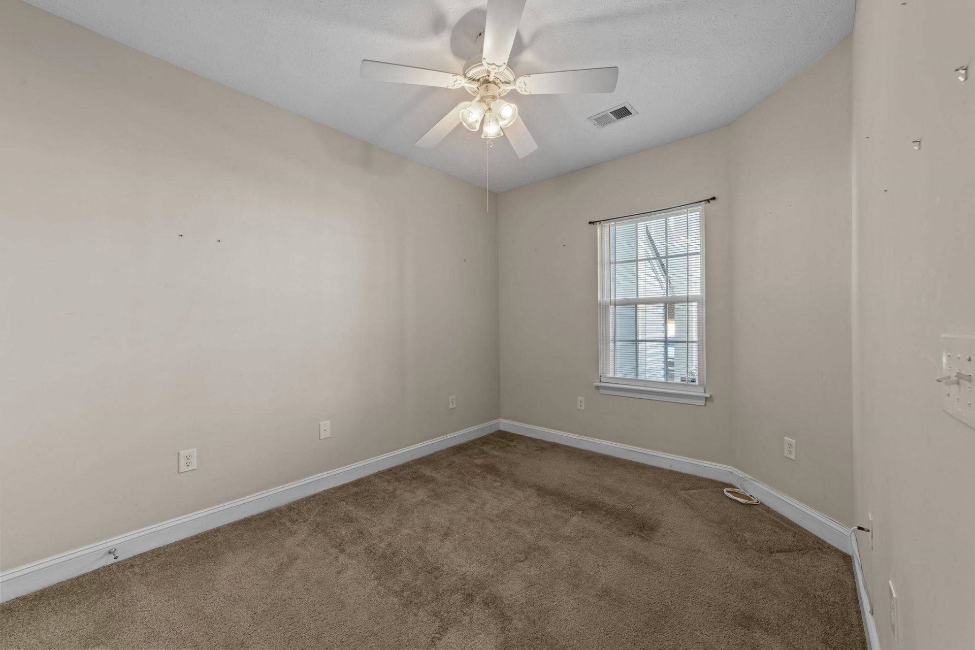 120 Fountain Pointe Ln.  Photo 6