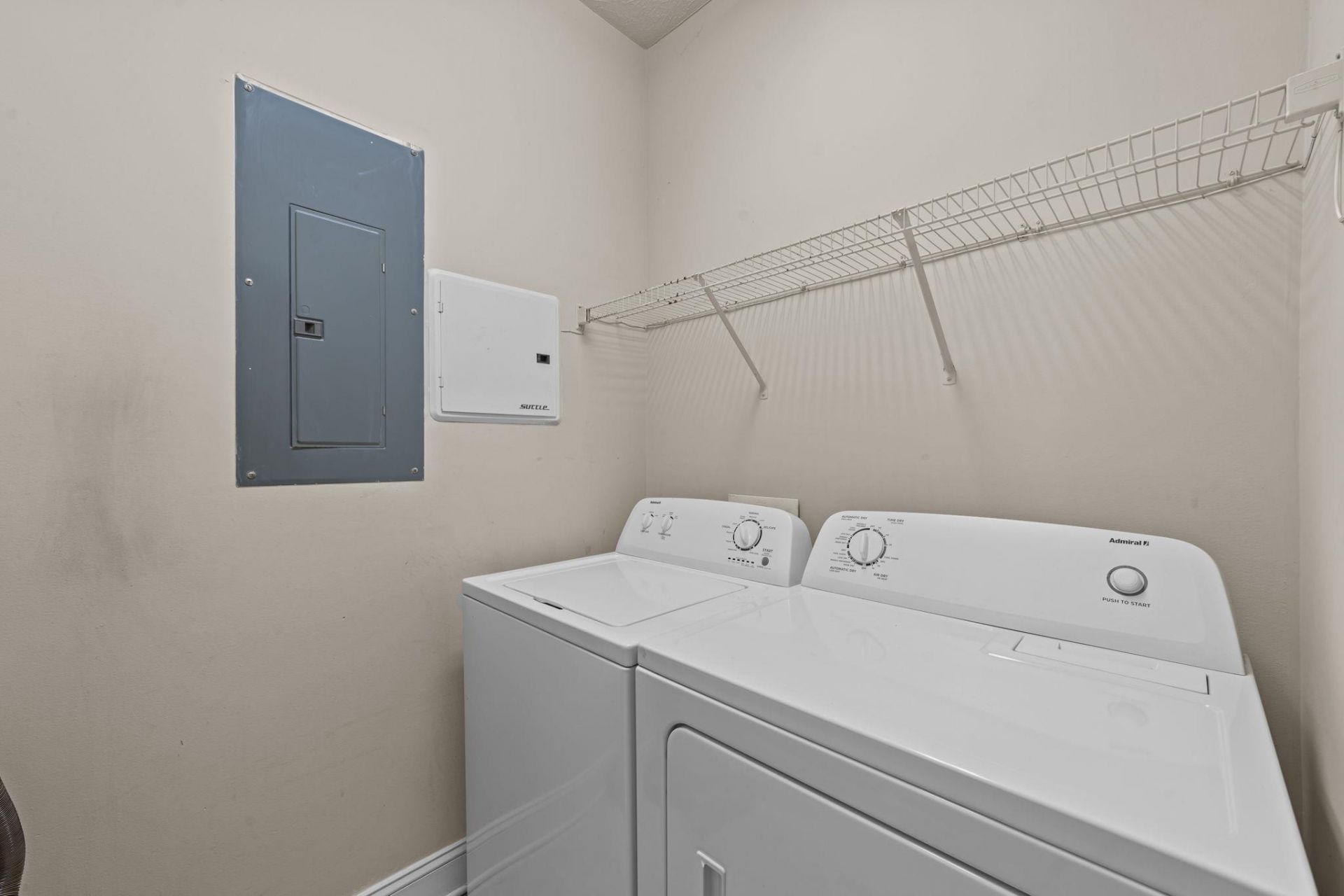 120 Fountain Pointe Ln.  Photo 9