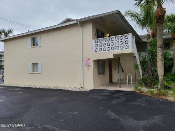 102 S Peninsula Drive, Unit 200, Daytona Beach, FL 32118