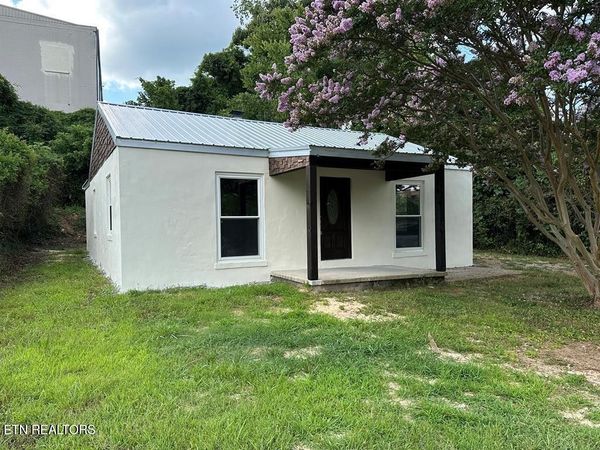 23 S Carter St , Sparta, TN 38583