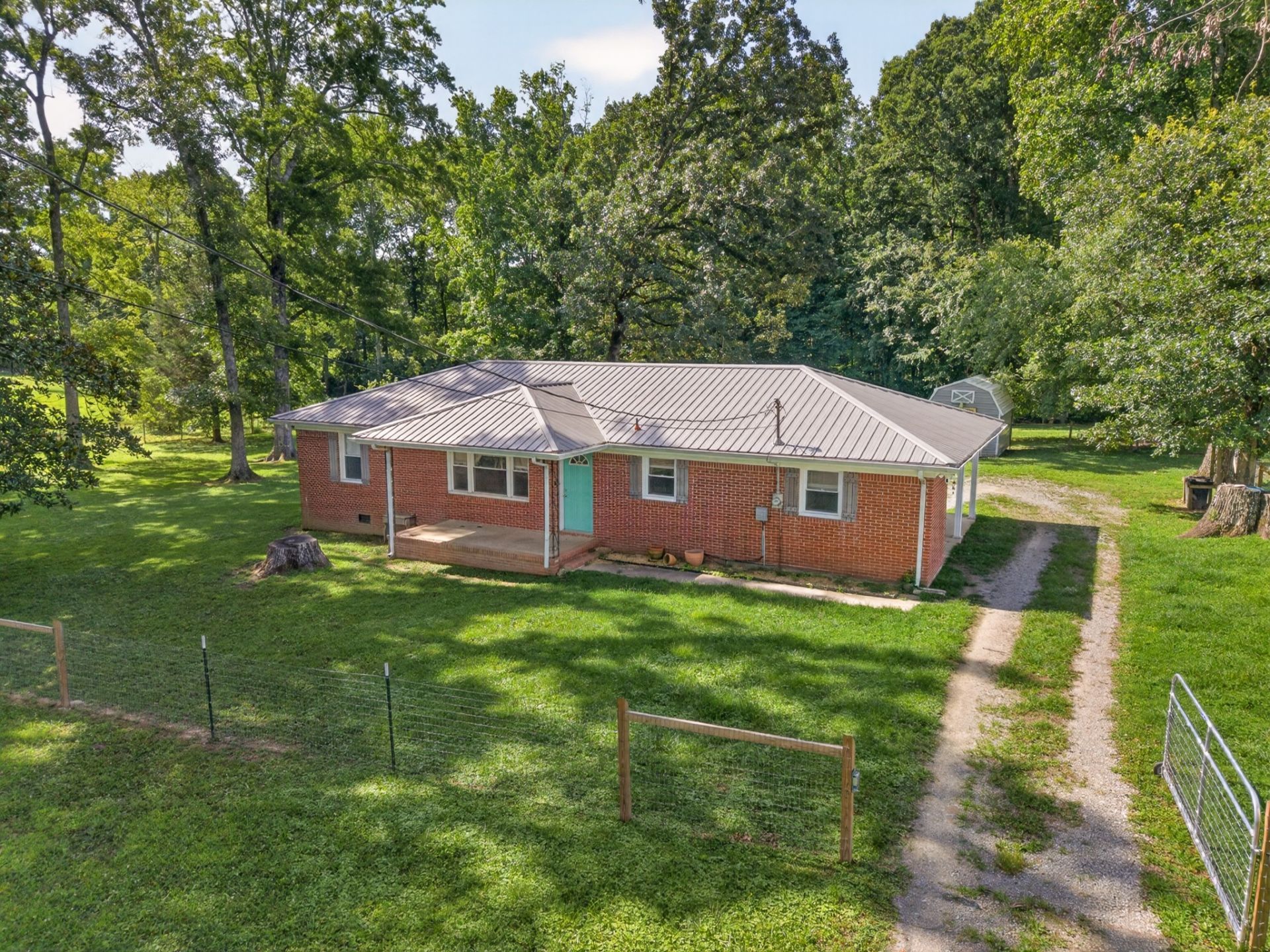 83 W Point Dr, Fayetteville, TN 37334 Main Photo
