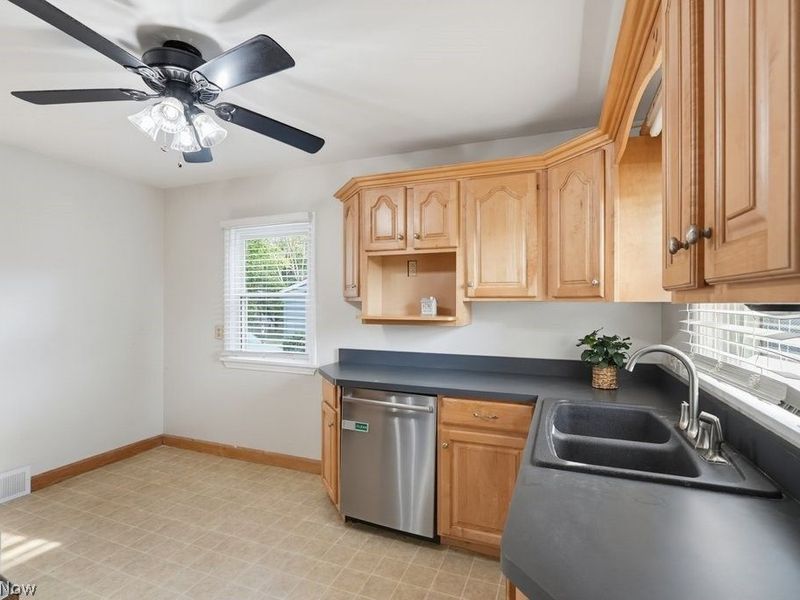 1539 Vine Street, Kent, OH 44240 Photo 15